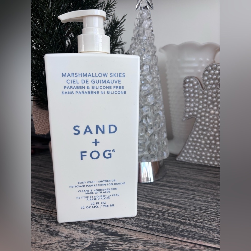 Sand + Fog Marshmallow Skies Body Wash - White